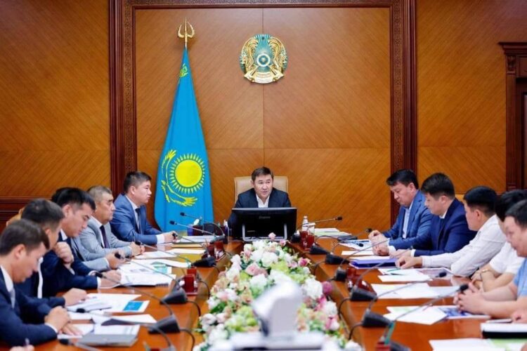 ТАЗАЛЫҚ ЖҰМЫСТАРЫНА ТЕХНИКАЛАР АЛЫНАДЫ