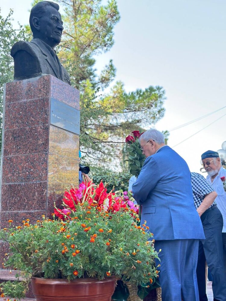Д.А.ҚОНАЕВТЫҢ ӨМІРДЕН ӨТКЕНІНЕ — 30 ЖЫЛ