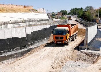 ФРАКЦИЯ ЖЕТЕКШІСІ ЕМХАНА ҚҰРЫЛЫСЫМЕН ТАНЫСТЫ