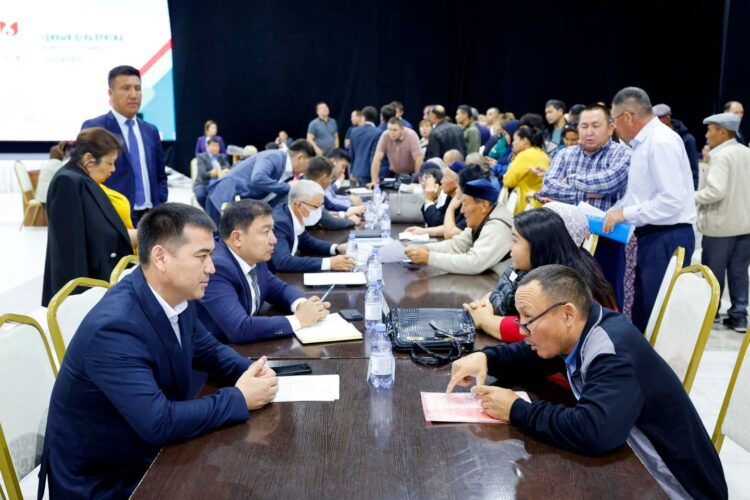 ЖАҢА ӘКІМНІҢ АЛҒАШҚЫ ҚОҒАМДЫҚ ҚАБЫЛДАУЫ