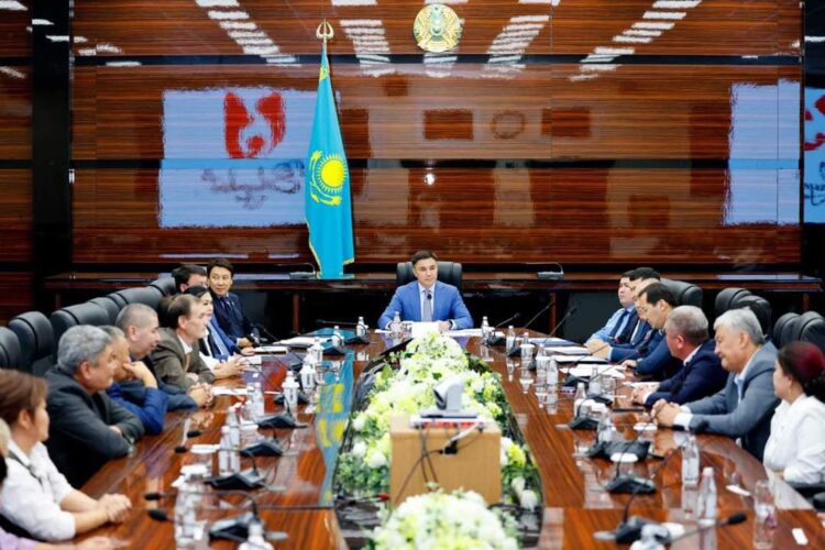 ӘКІМ БАҚ ӨКІЛДЕРІМЕН КЕЗДЕСТІ