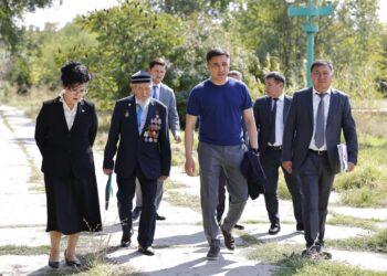 ӘКІМ «ФОСФОРШЫЛАР» САРАЙЫНА БАРДЫ