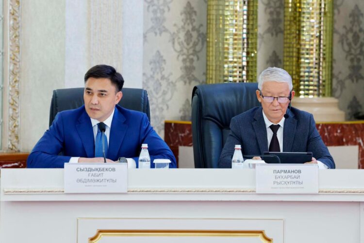 ЖАҢА ӘКІМ АБАЙ АУДАНЫНЫҢ ХАЛҚЫМЕН КЕЗДЕСТІ