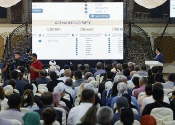 ТҰРҒЫНДАР ТЫНДЫРЫМДЫ ТІРЛІКТЕРДІ КҮТЕДІ