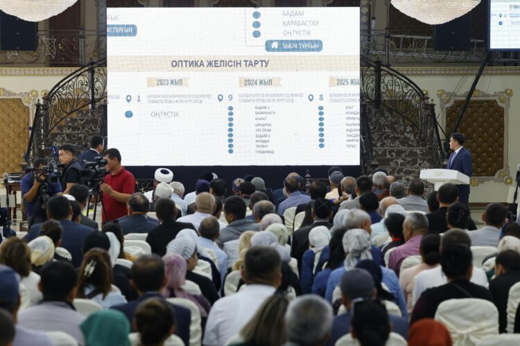 ТҰРҒЫНДАР ТЫНДЫРЫМДЫ ТІРЛІКТЕРДІ КҮТЕДІ