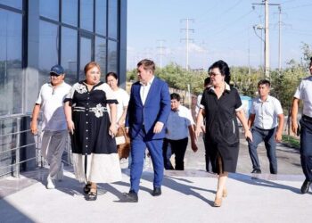 ЗАМАНАУИ МЕКТЕП ҚҰРЫЛЫСЫ ҚАРҚЫНДЫ ЖҮРУДЕ