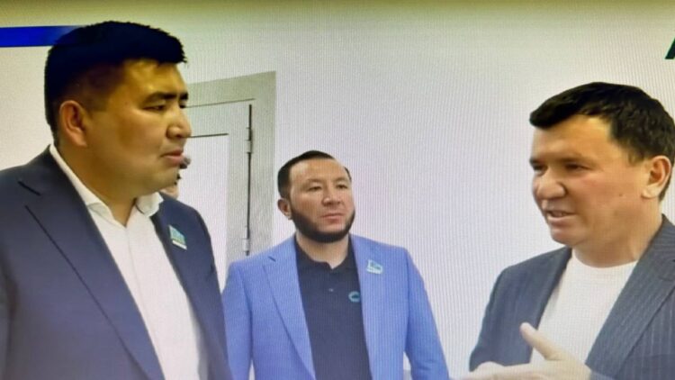 ФРАКЦИЯ ЖЕТЕКШІСІ ЕМХАНА ҚҰРЫЛЫСЫМЕН ТАНЫСТЫ