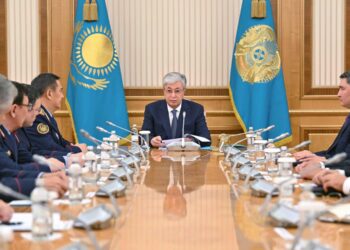 ПРЕЗИДЕНТ ІІМ БАСШЫЛЫҚ ҚҰРАМЫМЕН КЕҢЕС ӨТКІЗДІ