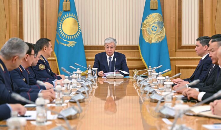 ПРЕЗИДЕНТ ІІМ БАСШЫЛЫҚ ҚҰРАМЫМЕН КЕҢЕС ӨТКІЗДІ