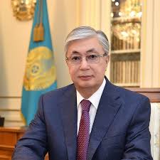 ҚАСЫМ-ЖОМАРТ ТОҚАЕВ ОҚУШЫЛАРДЫ БІЛІМ КҮНІМЕН ҚҰТТЫҚТАДЫ