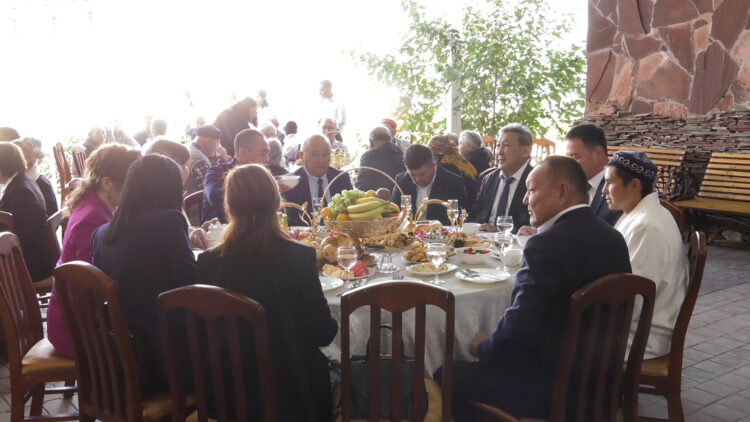 АРНАУЛЫ ӘЛЕУМЕТТІК ОРТАЛЫҚТАҒЫ КЕЗДЕСУ