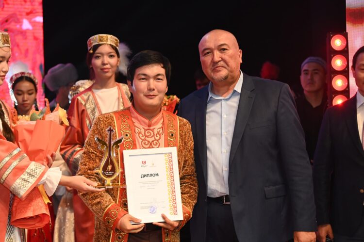 ҰЛТТЫҚ ӨНЕР — ҰРПАҚҚА АМАНАТ