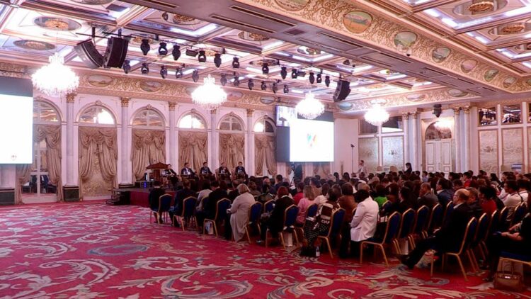 АШЫҚ АСПАН АСТЫНДА РЕСПУБЛИКА КҮНІ ТОЙЛАНДЫ