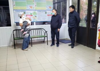 ДӘРІГЕРЛЕР ҚЫЗЫЛША АУРУЫНАН ҚОРҒАНУ ҮШІН ВАКЦИНА САЛДЫРУҒА ШАҚЫРАДЫ