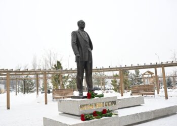 АЛМАТЫДА МҰСТАФА КЕМАЛ АТАТҮРІККЕ АРНАЛҒАН ЕСКЕРТКІШ АШЫЛДЫ