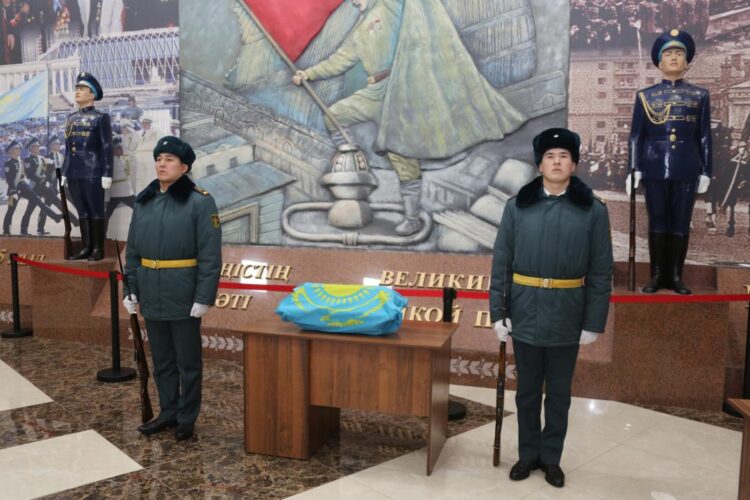 80 ЖЫЛДАН КЕЙІН ОТАНЫНА ОРАЛДЫ