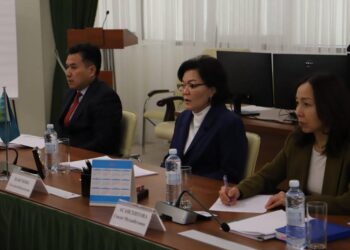 С. ЖАҚЫПОВА ӨЗБЕКСТАННЫҢ ҚАЗАҚСТАНДАҒЫ ЕЛШІСІ С. НИЯЗХОДЖАЕВПЕН КЕЗДЕСТІ