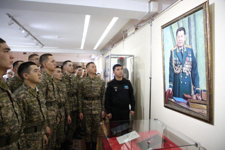 АЛМАТЫДА САҒАДАТ НҰРМАҒАМБЕТОВТЫҢ 100 ЖЫЛДЫҒЫНА АРНАЛҒАН КӨШПЕЛІ КӨРМЕ АШЫЛДЫ