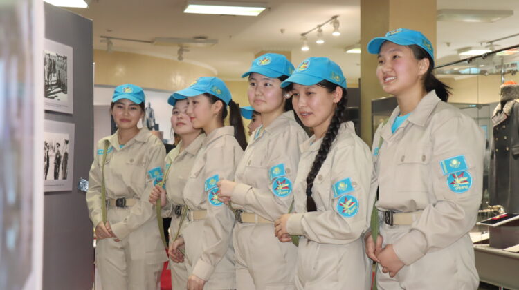 «ХАЛЫҚ ЖҮРЕГІНДЕГІ ҚАҺАРМАН»