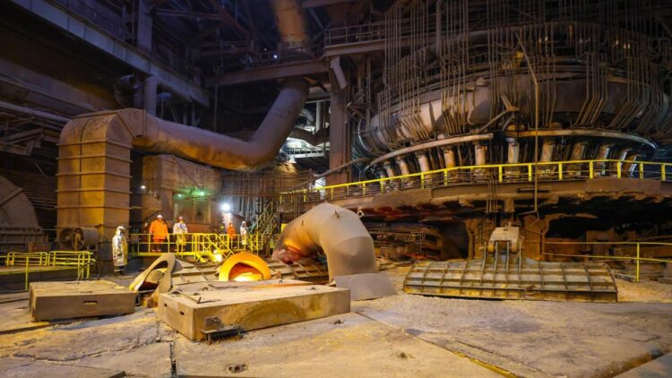 ОЛЖАС БЕКТЕНОВ ҚАРАҒАНДЫ ОБЛЫСЫНЫҢ БІРҚАТАР НЕГІЗГІ ӨНЕРКӘСІПТІК КӘСІПОРНЫНА БАРДЫ