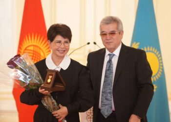 ҚАЗАҚСТАНДЫҚ МӘДЕНИЕТ ҚАЙРАТКЕРЛЕРІ ҚЫРҒЫЗСТАННЫҢ МЕМЛЕКЕТТІК НАГРАДАЛАРЫМЕН МАРАПАТТАЛДЫ