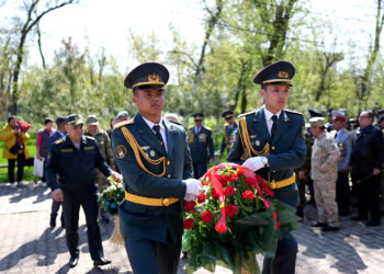 ЖАС САРБАЗДАР ӘСКЕРГЕ АТТАНДЫ