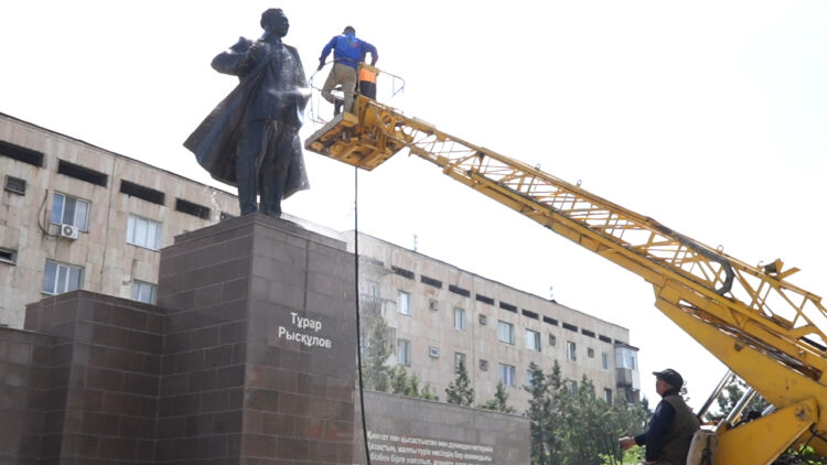 ЖАС САРБАЗДАР ӘСКЕРГЕ АТТАНДЫ