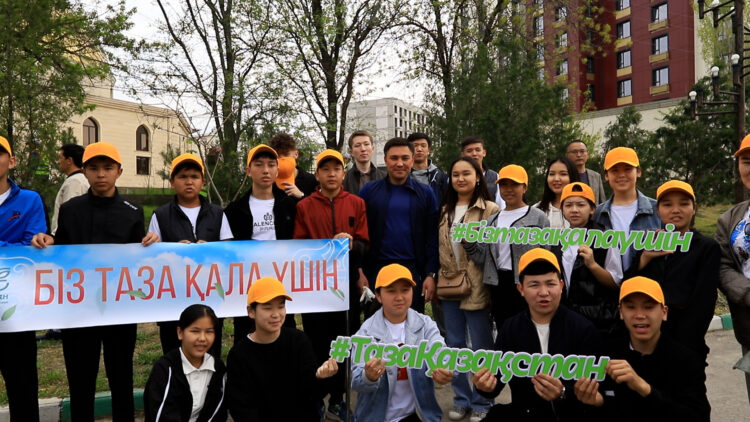 ЖАС САРБАЗДАР ӘСКЕРГЕ АТТАНДЫ