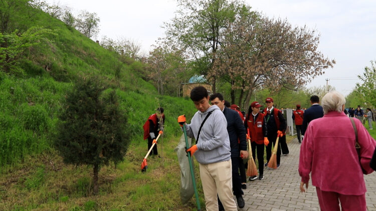 ЖАС САРБАЗДАР ӘСКЕРГЕ АТТАНДЫ