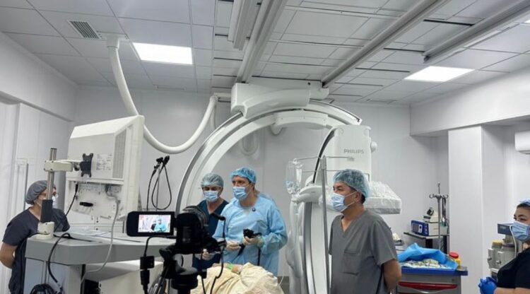 ЗАМАНАУИ ДИАГНОСТИКАЛЫҚ ЖӘНЕ ОПЕРАТИВТІ ЭНДОСКОПИЯНЫҢ МҮМКІНДІКТЕРІ