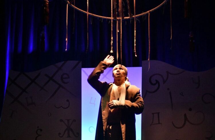 «ҚАРТҚОЖА» ДЕРЕКТІ ДРАМАСЫ САХНАЛАНДЫ