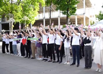 ӨЗ ЕЛІН СҮЙЕТІН ӨНЕГЕЛІ ҰРПАҚ