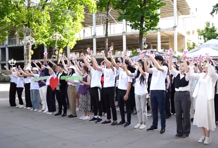 ӨЗ ЕЛІН СҮЙЕТІН ӨНЕГЕЛІ ҰРПАҚ