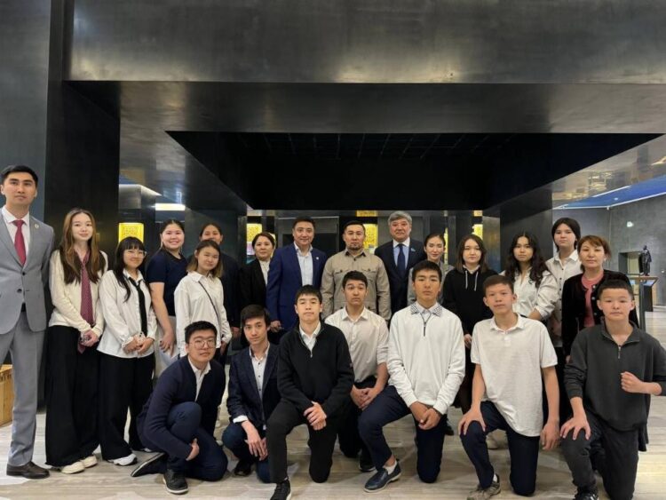 ҚАЗАҚСТАНДА МЕМЛЕКЕТТІК РӘМІЗДЕР КҮНІ АТАЛЫП ӨТУДЕ