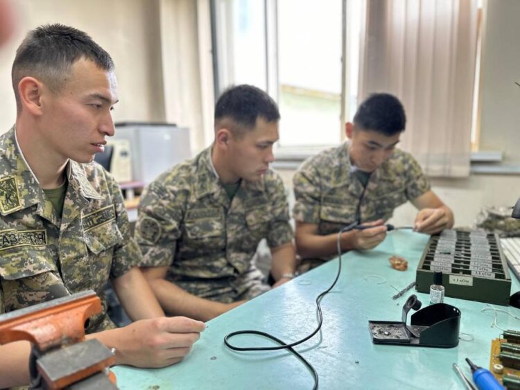 ӘСКЕРИ ОҚУ ОРНЫНЫҢ КУРСАНТТАРЫ ӨНДІРІСТЕ ТӘЖІРИБЕДЕН ӨТТІ