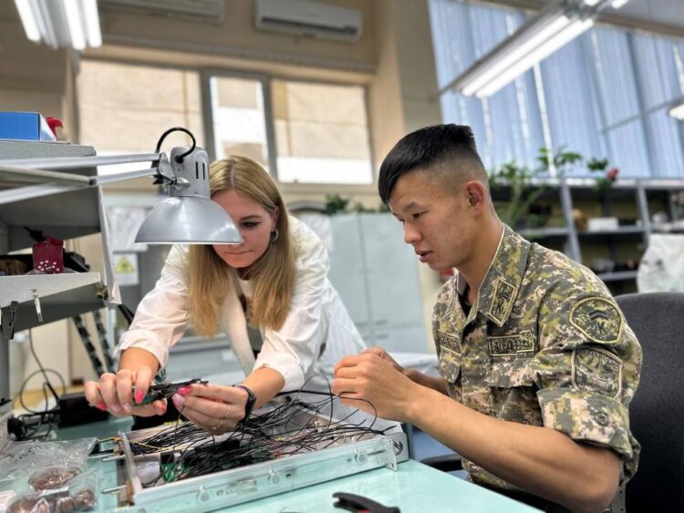 ӘСКЕРИ ОҚУ ОРНЫНЫҢ КУРСАНТТАРЫ ӨНДІРІСТЕ ТӘЖІРИБЕДЕН ӨТТІ