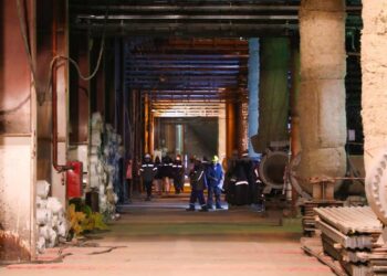 ЕЛІМІЗДІҢ ЭЛЕКТР СТАНЦИЯЛАРЫНДА ҚАРҚЫНДЫ ЖӨНДЕУ ЖҰМЫСТАРЫ ЖҮРГІЗІЛУДЕ