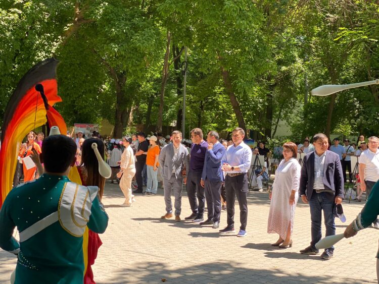 БАҚЫТТЫ БАЛҒЫН ШАҚ — ЖАРҚЫН БОЛАШАҚ