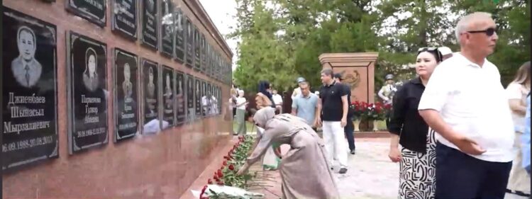 ПОЛИЦЕЙЛЕР КӘСІБИ МЕРЕКЕСІН АТАП ӨТТІ