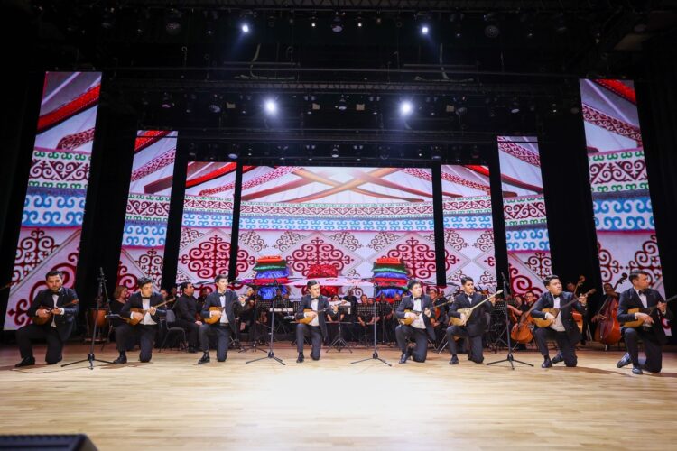 ҚАЛА КҮНІ ЖАҢА КОНГРЕСС ХОЛЛДА ТОЙЛАНДЫ