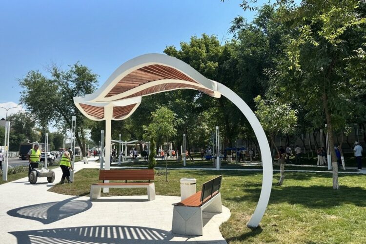 ЕРЕКШЕ ҮЛГІДЕГІ ГҮЛЗАР