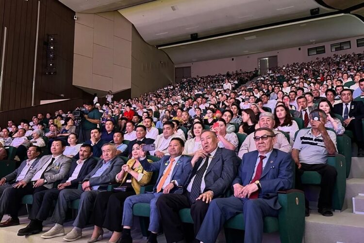 ҚАЛА КҮНІ ЖАҢА КОНГРЕСС ХОЛЛДА ТОЙЛАНДЫ