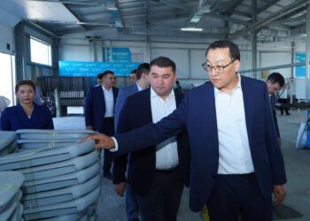 ӨНЕРКӘСІПТІ ӨРКЕНДЕТУ — ӨҢІРДІҢ ӘЛЕУЕТІН КӨТЕРЕДІ