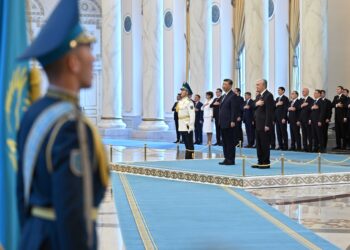 ПРЕЗИДЕНТ ҚАСЫМ-ЖОМАРТ ТОҚАЕВ ПЕН ҚХР ТӨРАҒАСЫ СИ ЦЗИНЬПИН ШАҒЫН ҚҰРАМДА КЕЛІССӨЗ ЖҮРГІЗДІ
