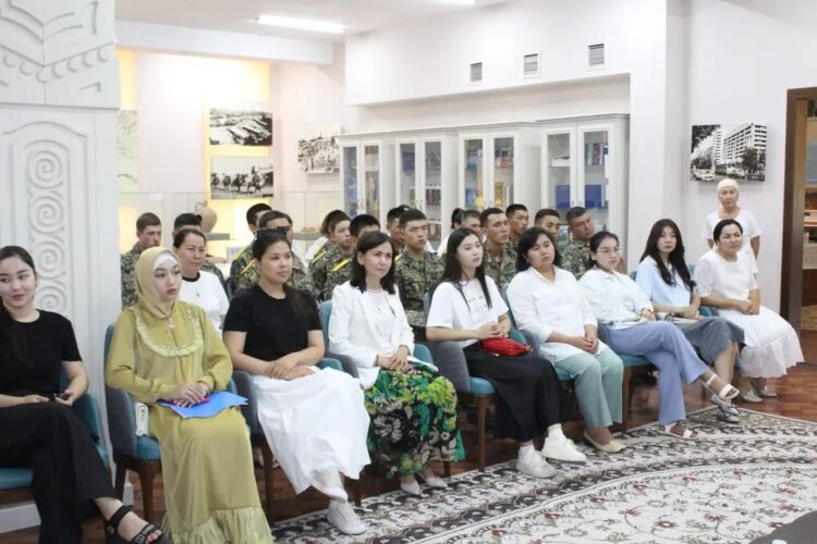 ЖУРНАЛИСТЕРГЕ ҚҰРМЕТ КӨРСЕТІЛДІ