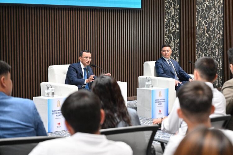 СЕНАТ ТӨРАҒАСЫ БЕЛСЕНДІ ЖАСТАРМЕН КЕЗДЕСТІ