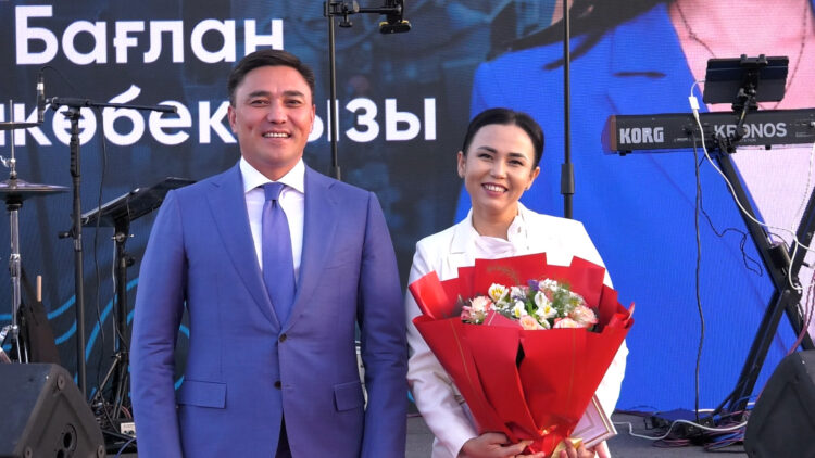 МЕГАПОЛИС МЭРІ ЖУРНАЛИСТЕРДІ ҚҰТТЫҚТАДЫ