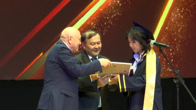 МЕГАПОЛИС МЭРІ ЖУРНАЛИСТЕРДІ ҚҰТТЫҚТАДЫ