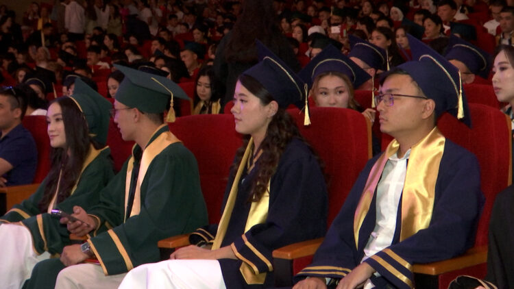 МЕГАПОЛИС МЭРІ ЖУРНАЛИСТЕРДІ ҚҰТТЫҚТАДЫ