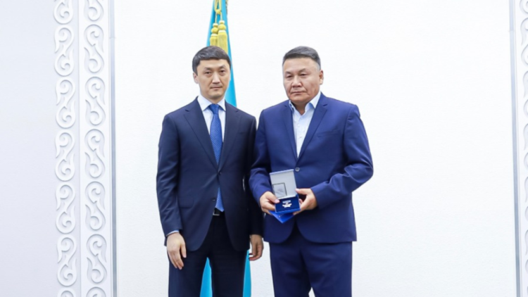 КЕНШІЛЕРДІҢ ЕҢБЕГІ МЕН КӨМІР ӨНЕРКӘСІБІНІҢ БОЛАШАҒЫ БАСТЫ НАЗАРДА